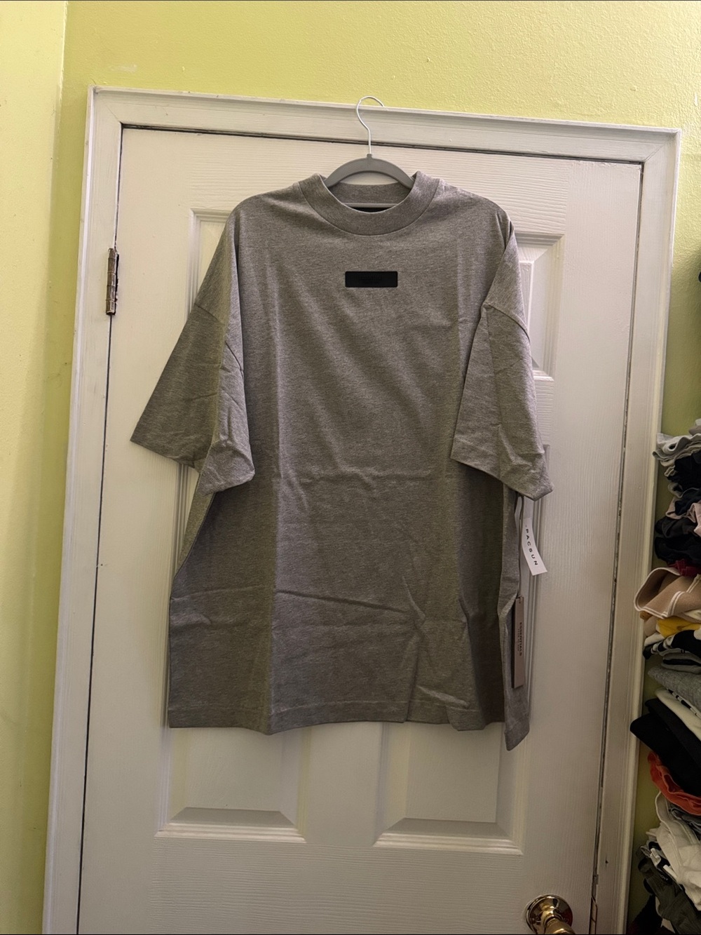 NWT Fear of God Oversized Gray Crewneck Tee with Chest Patch size SMALL